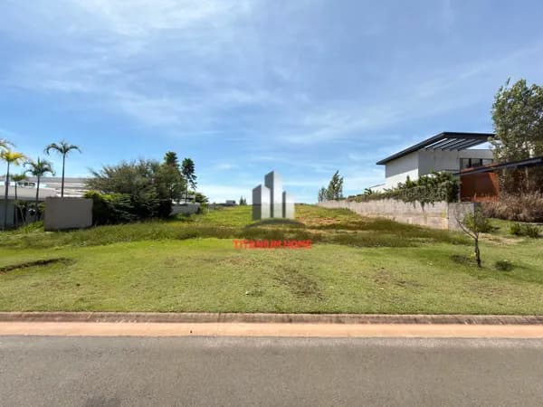 Terreno de 1.200 mts no Entreverdes - Alto Padrao