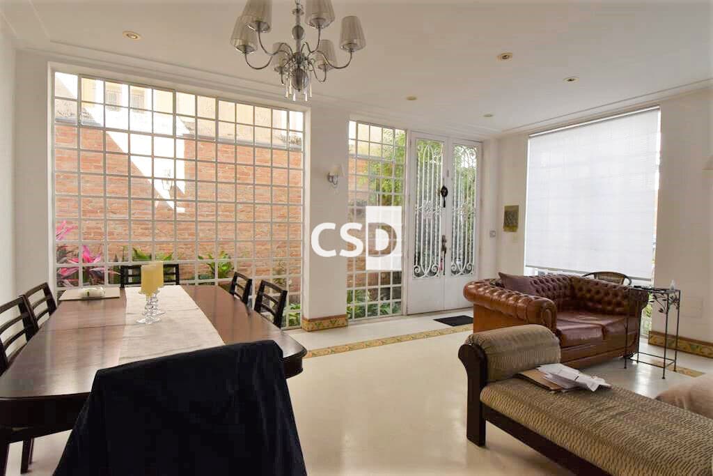 Casa Vila perto de tudo!