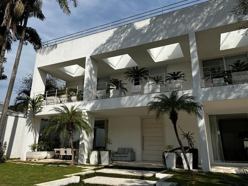 Para quem busca jardim e terreno!