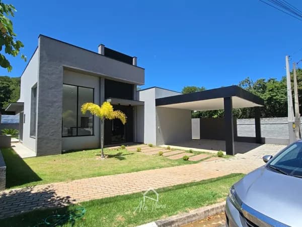 Casa de Condomínio em Atibaia - Jardim Kanimar