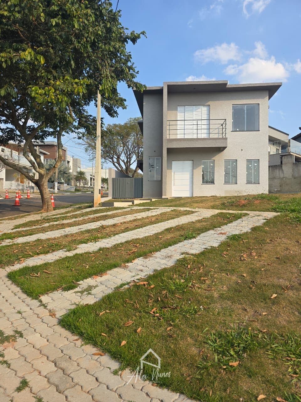 Casa em Condomínio com 3 suítes.