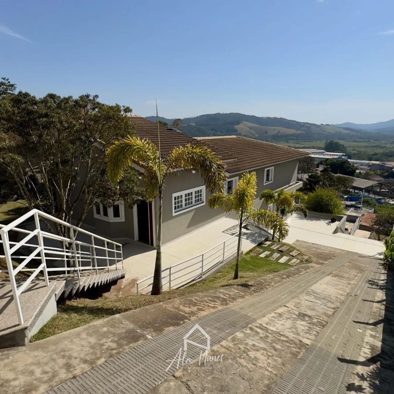 Fazenda/Sítios/Chácaras em Bom Jesus dos Perdões - Centro