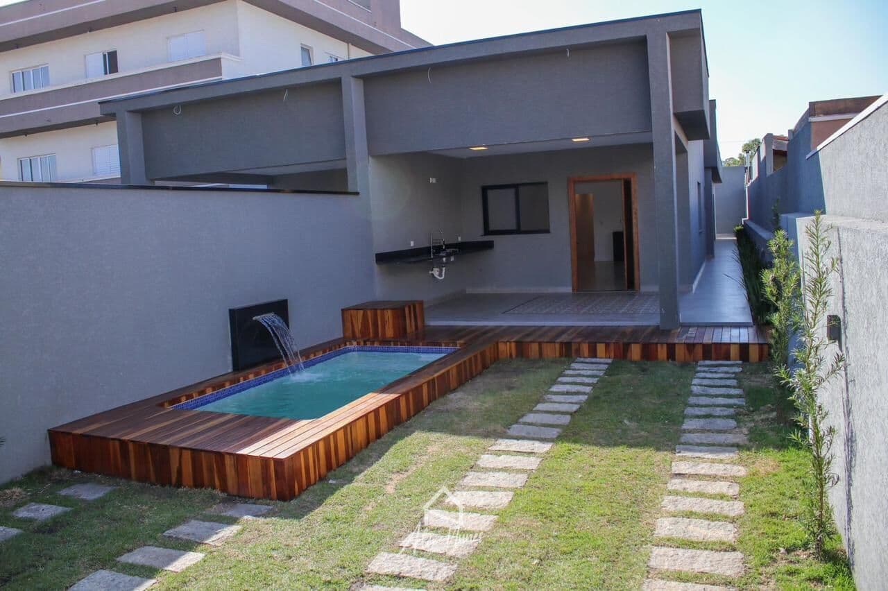 Casa em Atibaia - Morumbi