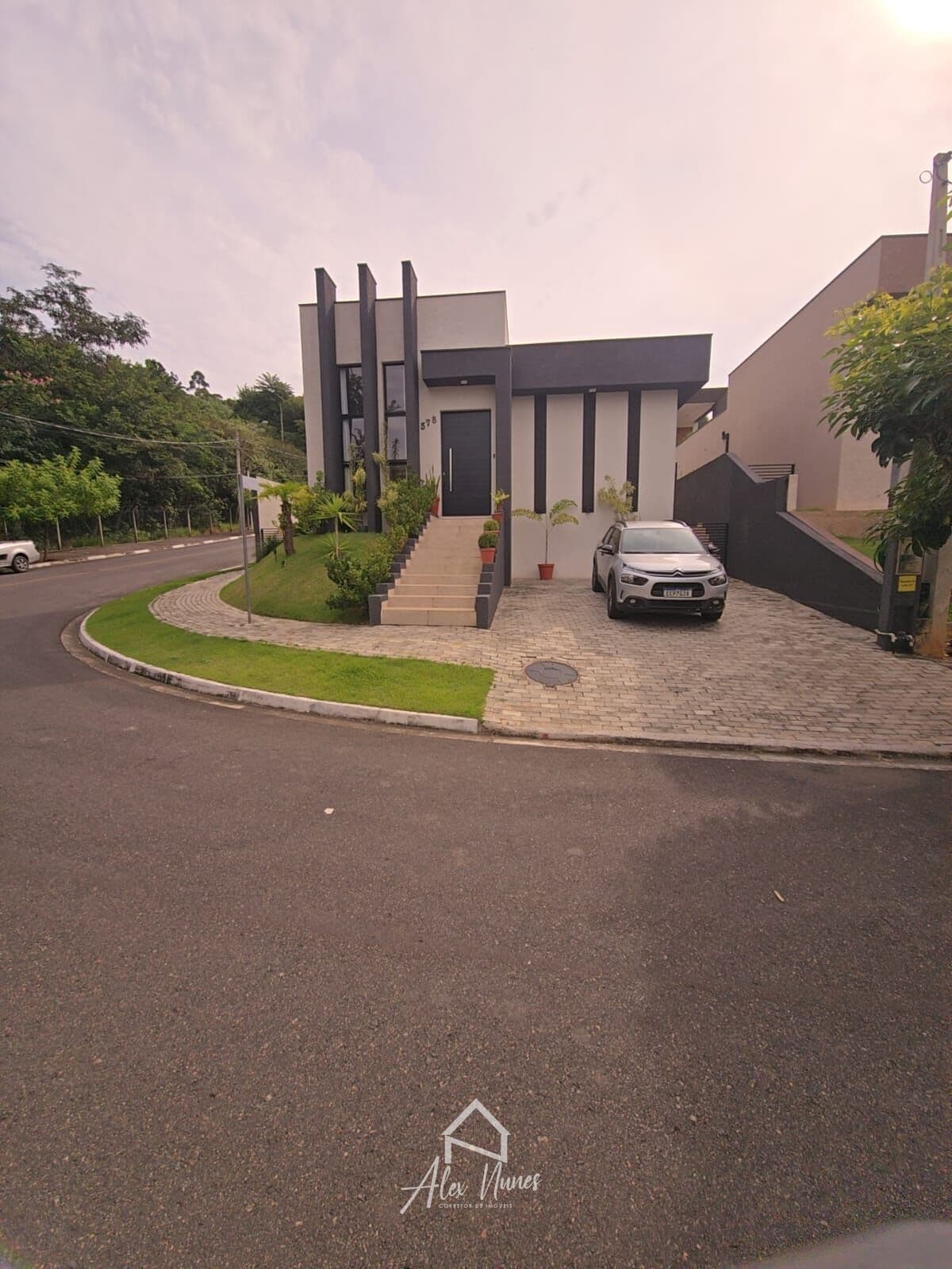 Casa de Condomínio em Atibaia - Jardim Kanimar