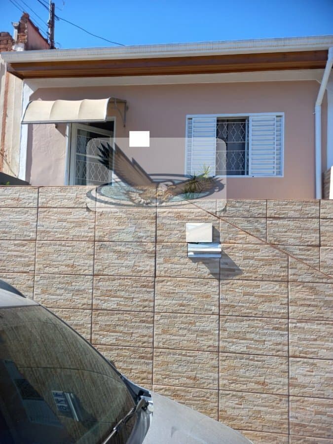 Casa Térrea ( Aceita permuta por Apartamento em lugar acessível ) .