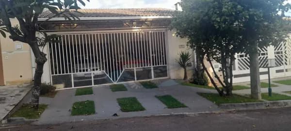 Casa Padrão ( ACEITA PERMUTA POR CHÁCARA DE MENOR OU IGUAL O VALOR ) !!!