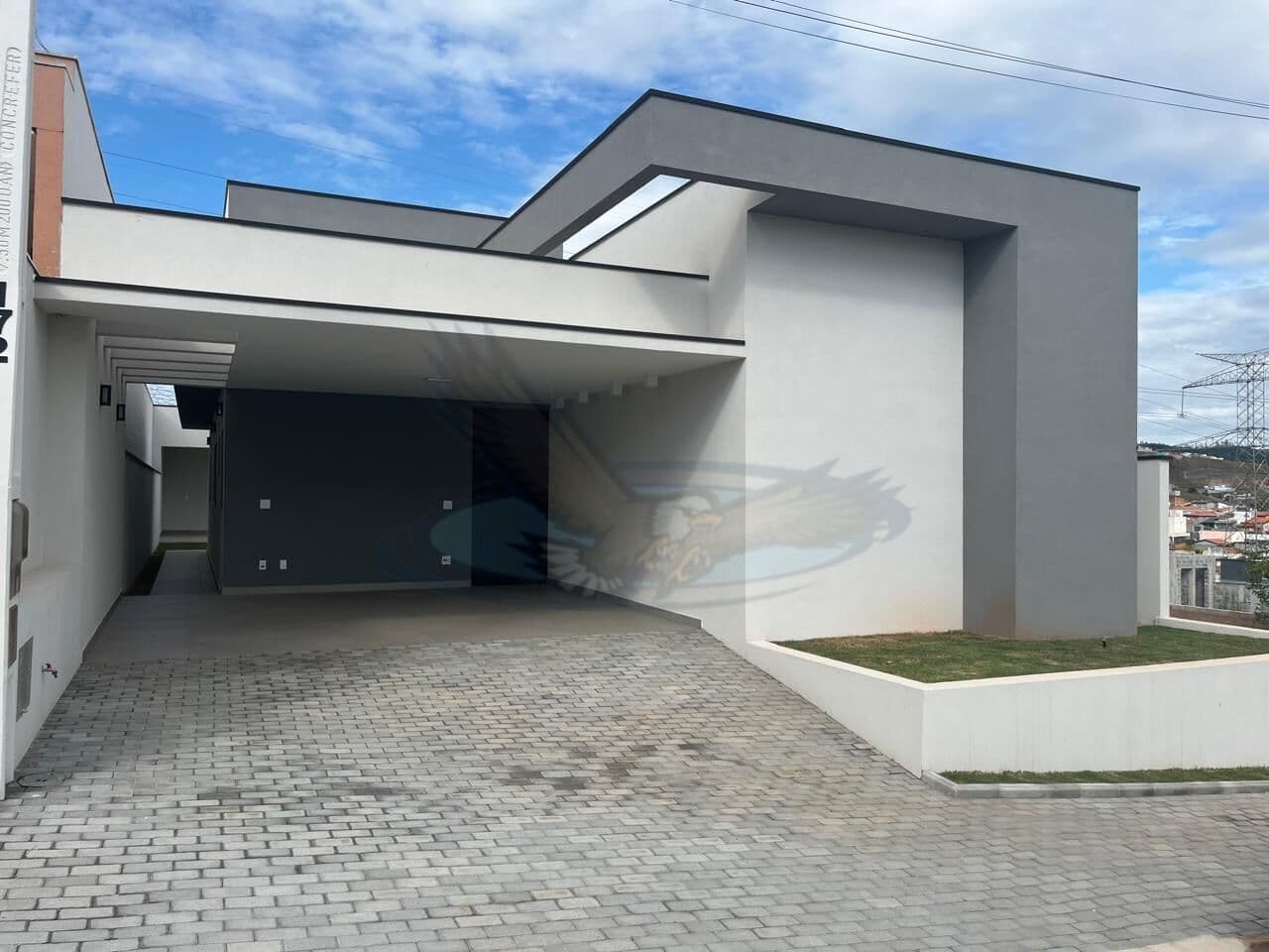 Casa térrea em condomínio fechado a 02 minutos do centro!!!
