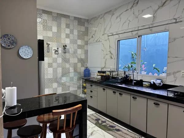 Casa Térrea em Portal Giardino 03 dormitórios sendo 02 suites + edicula