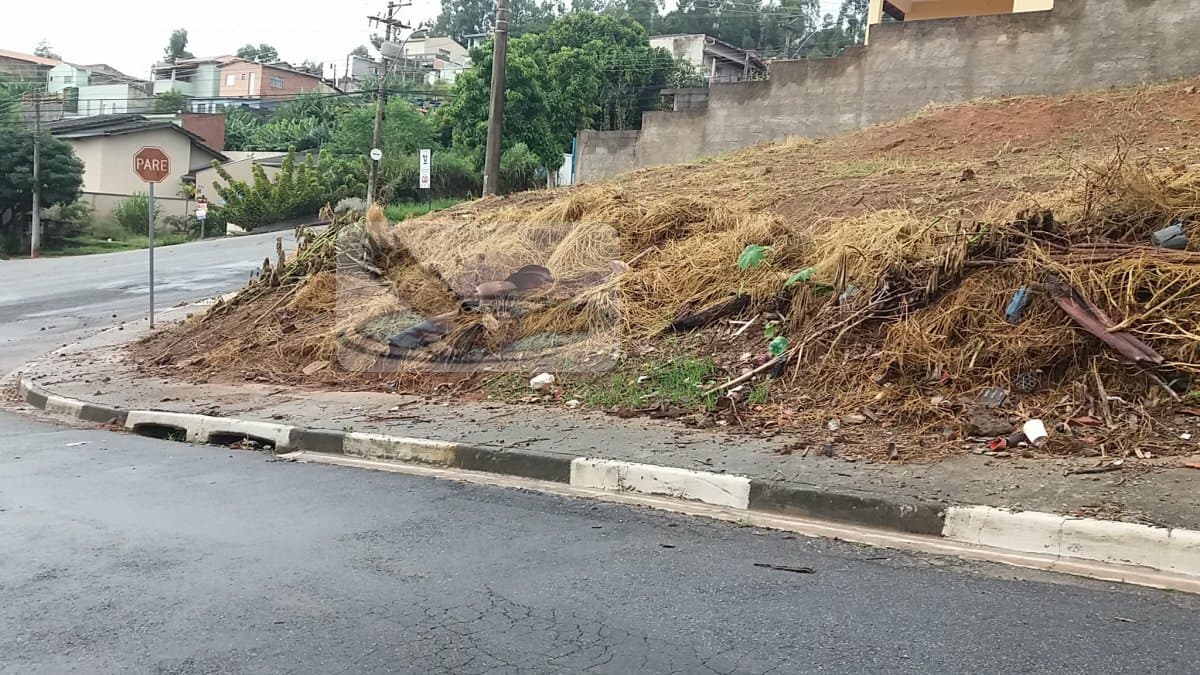 Terreno comercial de esquina em Loteamento Itatiba Park, Itatiba/SP