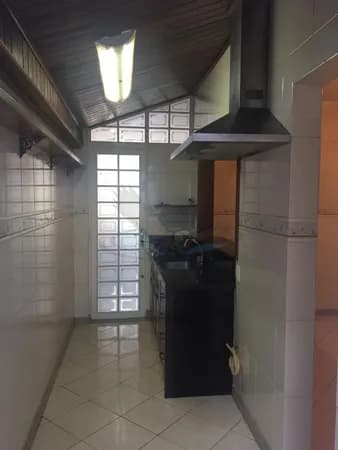 Casa Sobrado ( Aceita apartamento até 180 mil, como parte de pagamento. Documentação ok )