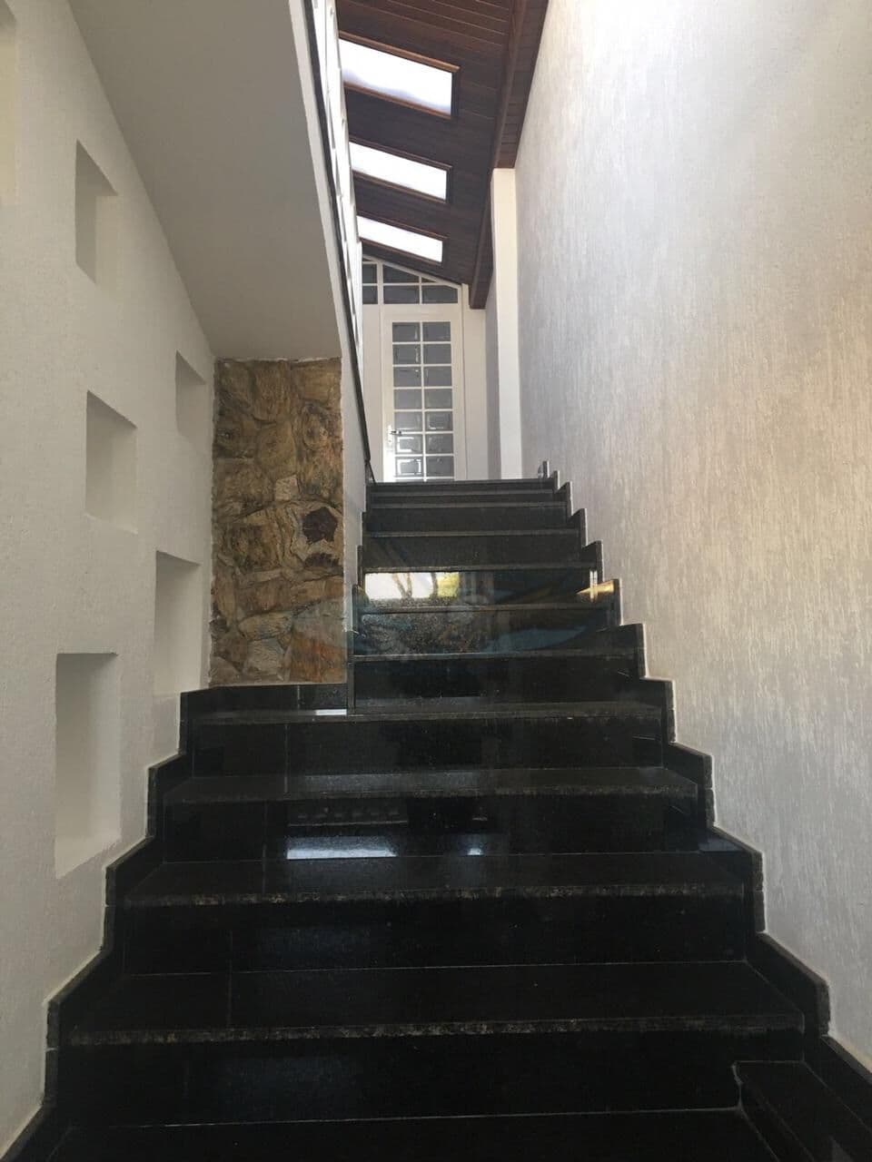 Casa Sobrado ( Aceita apartamento até 180 mil, como parte de pagamento. Documentação ok )