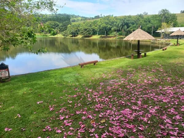 O refúgio dos seus sonhos: Terreno plano, com 1.265 m². Vista deslumbrante e lazer completo.