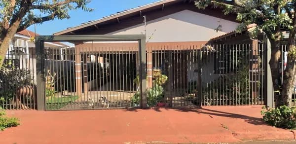 CASA Á VENDA COM 4 DORMITÓRIOS NO BAIRRO DOM BOSCO SAN RAFHAEL