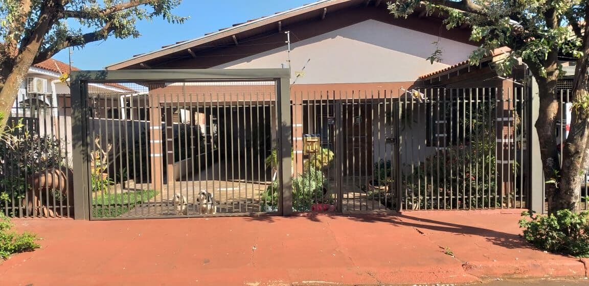 CASA Á VENDA COM 4 DORMITÓRIOS NO BAIRRO DOM BOSCO SAN RAFHAEL