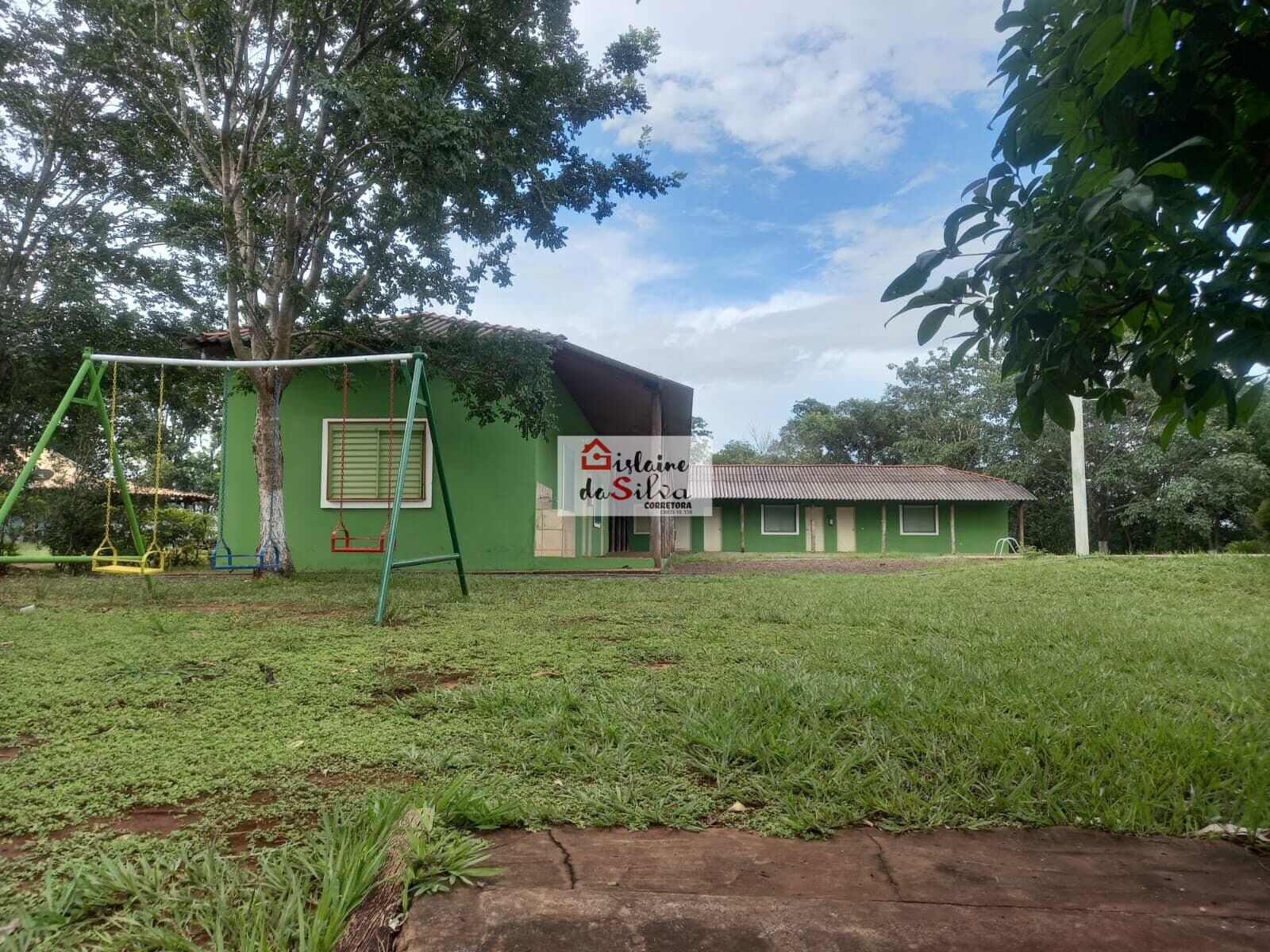 Vende-se Sitio- Pousada Rural Querência das Aroeiras com 8,5 hectares.