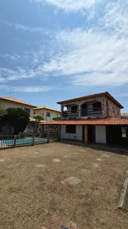 Casa com 3/4 em Ipitanga
