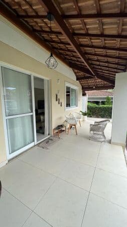 Casa com tres dormitorios em Condominio Fechado abrantes