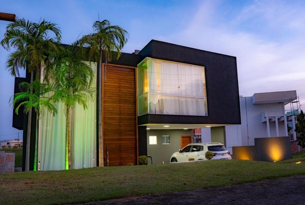Casa 4 suítes no Alphaville Litoral Norte