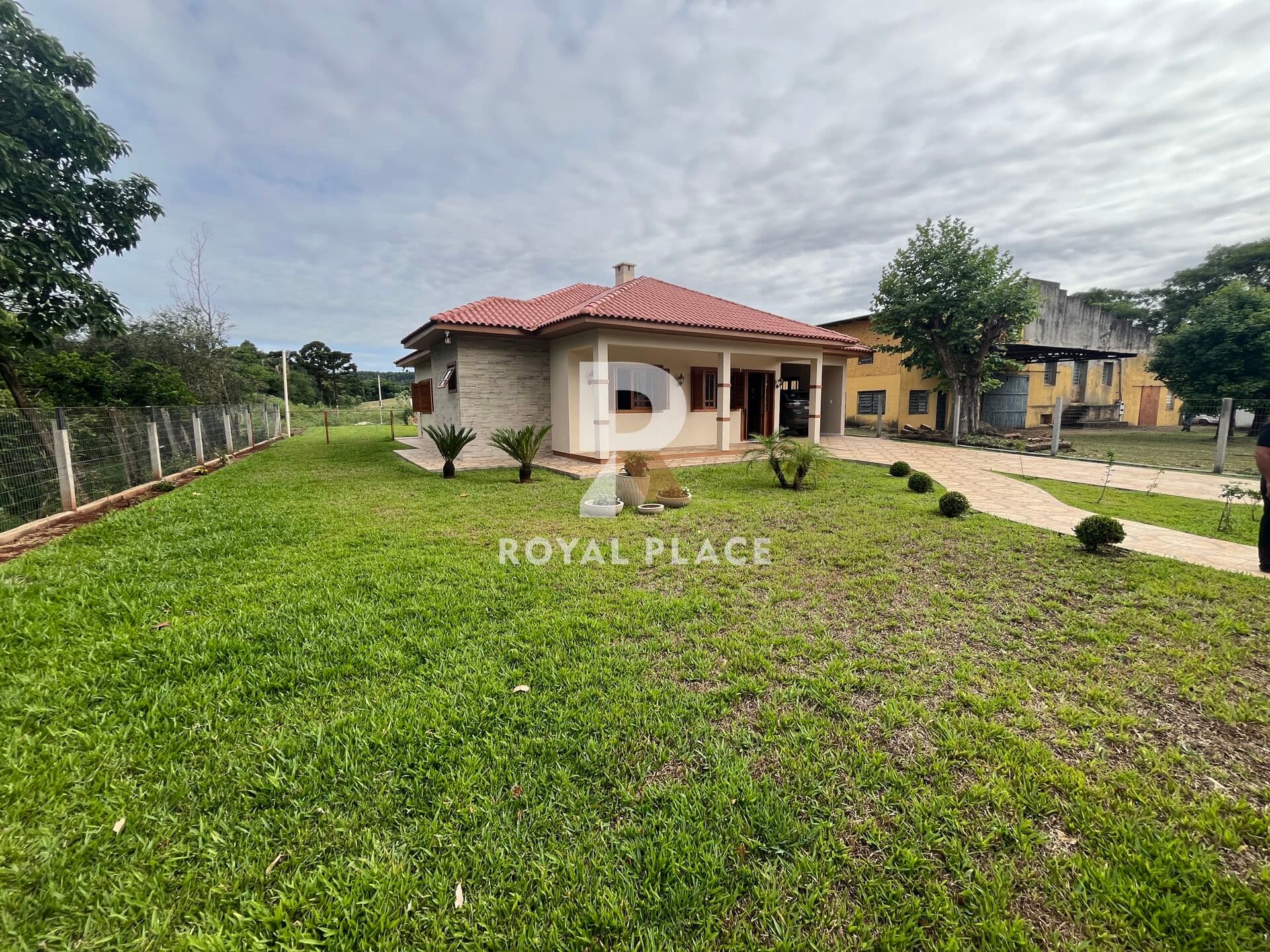Ampla casa disponível para venda em Quinze de Novembro