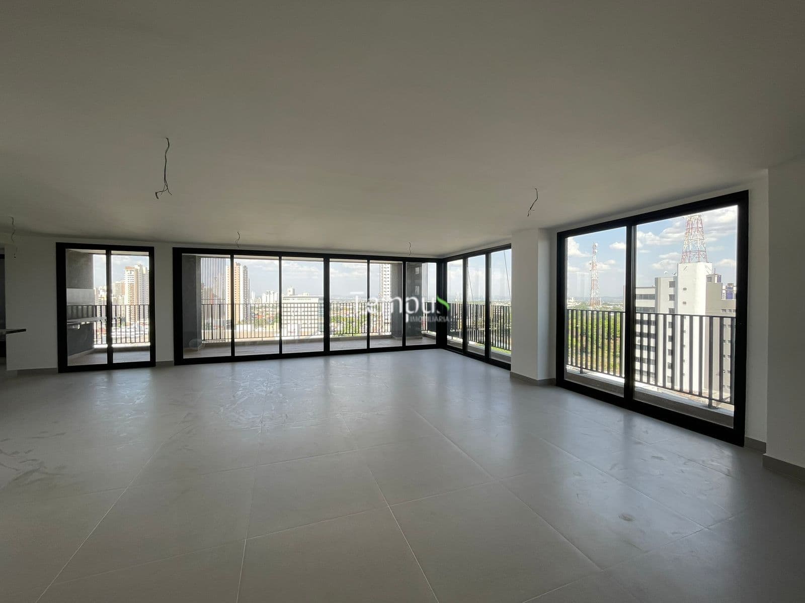 Apartamento 4 Suítes no OPUS Tellure | 199m² | 3 Vagas | Elevador Privativo