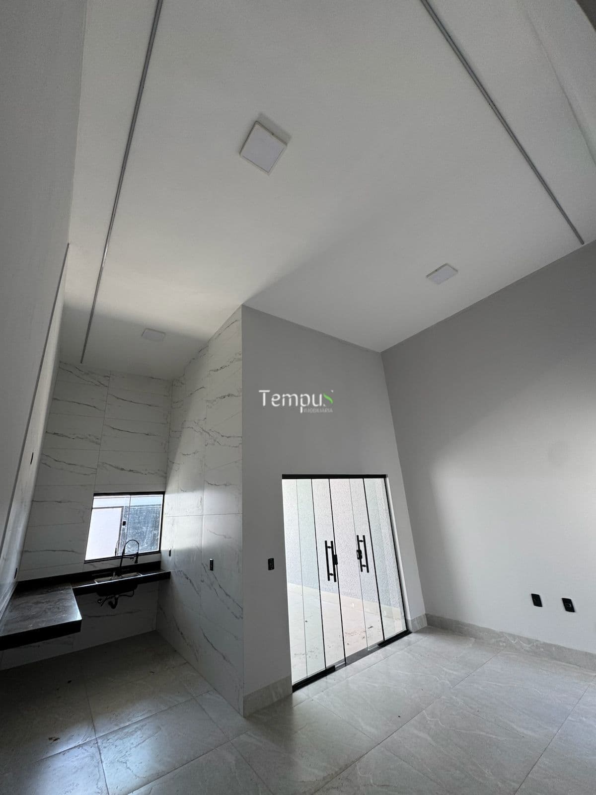ENTRADA DE R$ 39 MIL | CASA 2Q C/ SUÍTE | PÉ DIREITO DUPLO E ÁREA GOURMET PREMIUM
