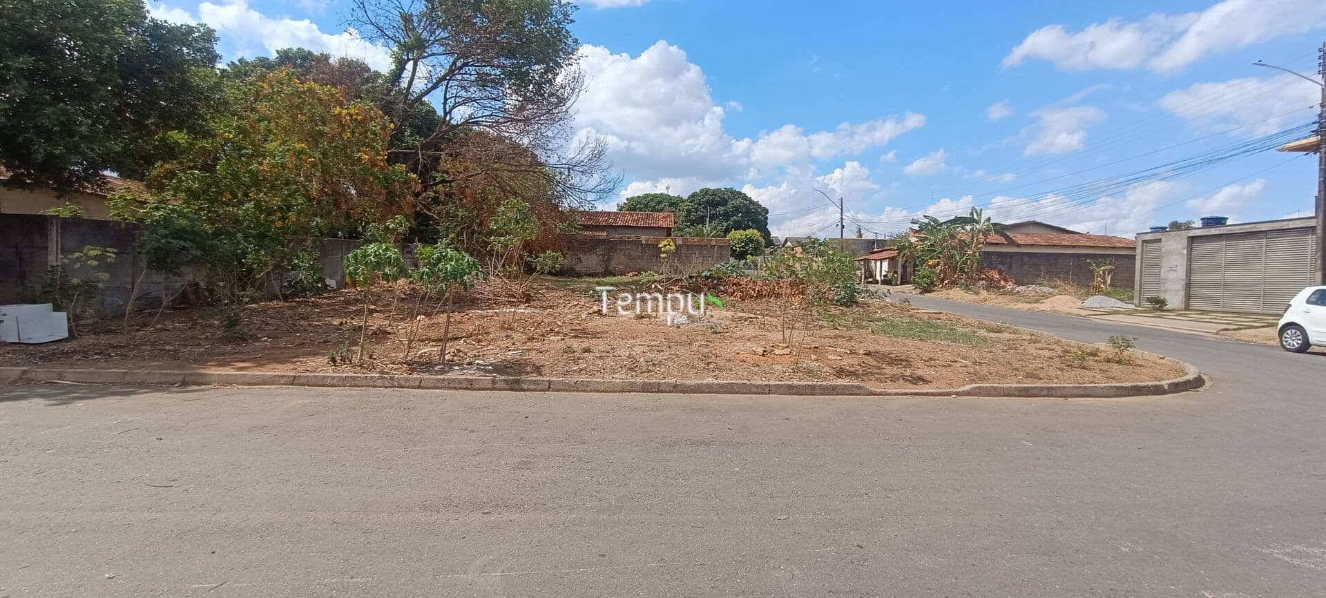 Lote no JD. Helvecia a uma quadra da AV. Rio Verde 450 M² R$345.000,00