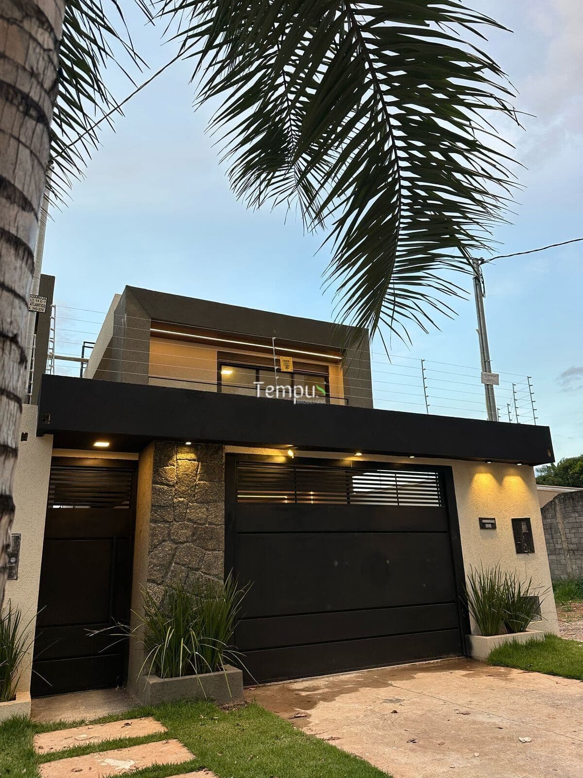 Sobrado Alto Padrão, Triplex, 3 suítes, Ao lado do parque cascavel, Jardim Atlântico, Goiânia-GO