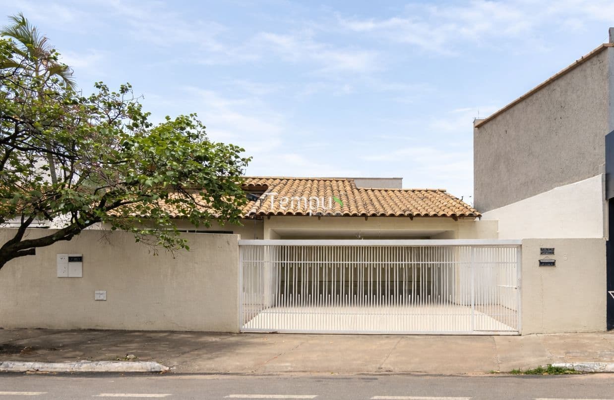 Conheça esta bela casa, com 3 quartos 1 suíte, reformada, no bairro Vila Lucy em Goiânia-GO