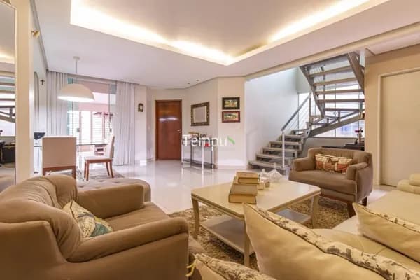 Sobrado de Alto Padrão à Venda no Jardim América – Goiânia
