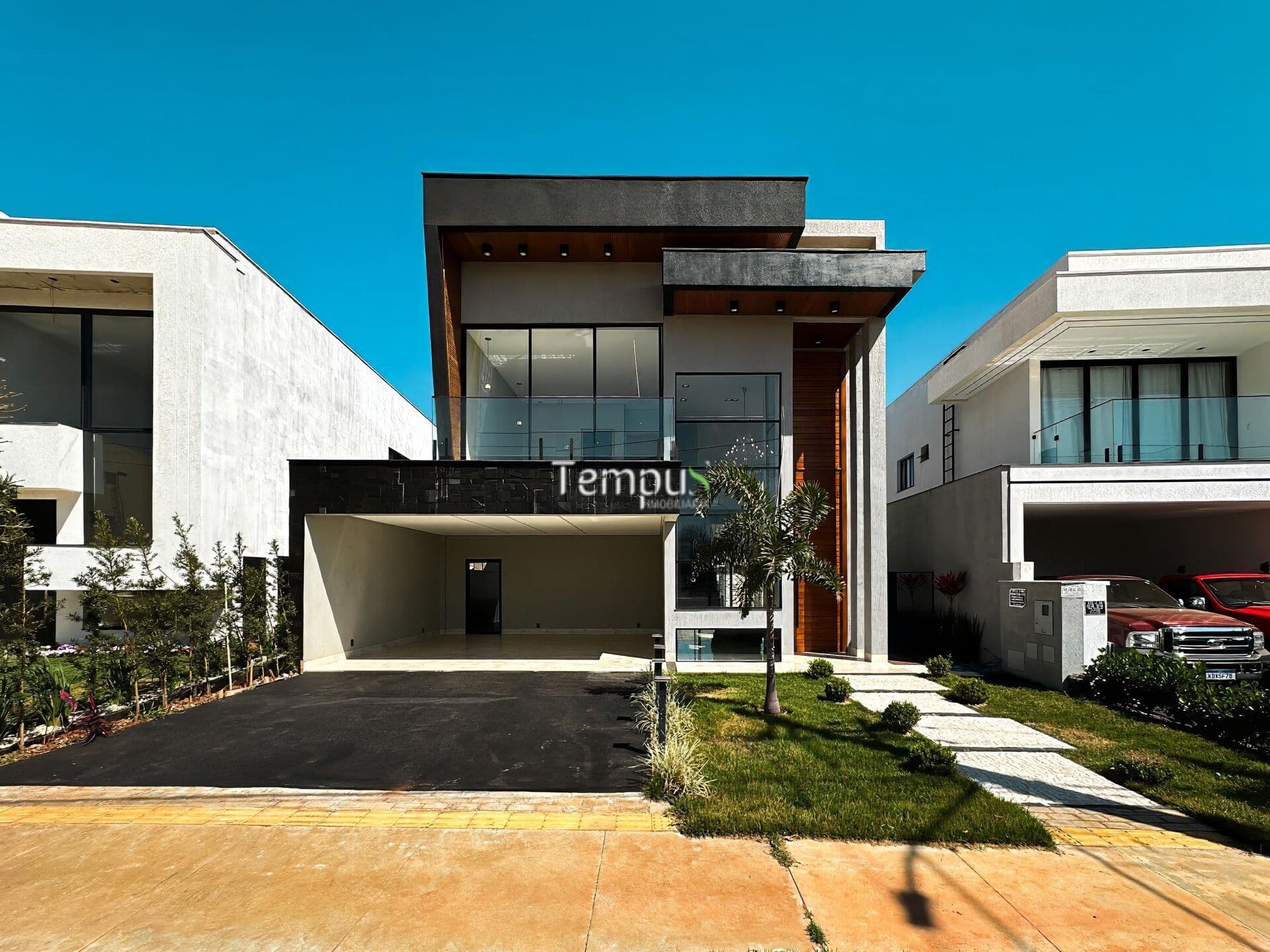 Casa no condomínio PARQVILLE JACARANDÁ à venda no bairro Jardim Mont Serrat - Aparecida de Goiânia/GO