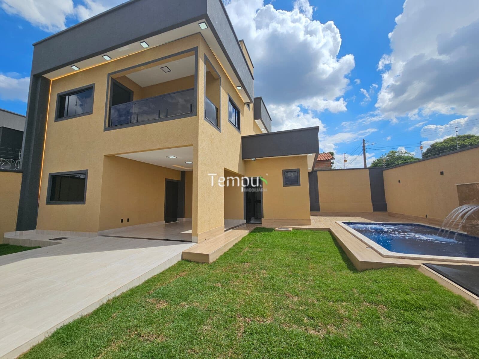 Sobrado Alto Padrão, 3 Suítes, Piscina com cascata, em Cardoso Continuação, Aparecida de Goiânia/GO
