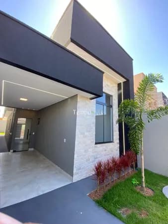 Casa Moderna com Pé Direito Duplo e Área Gourmet no Bairro Independência