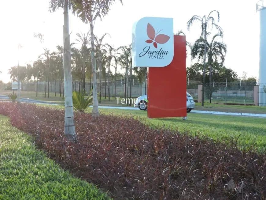 Terreno em Condomínio Jardim Veneza