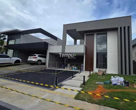Casa Mobiliada com 3 Suítes e Piscina Aquecida no Condomínio Parqville Pinheiros
