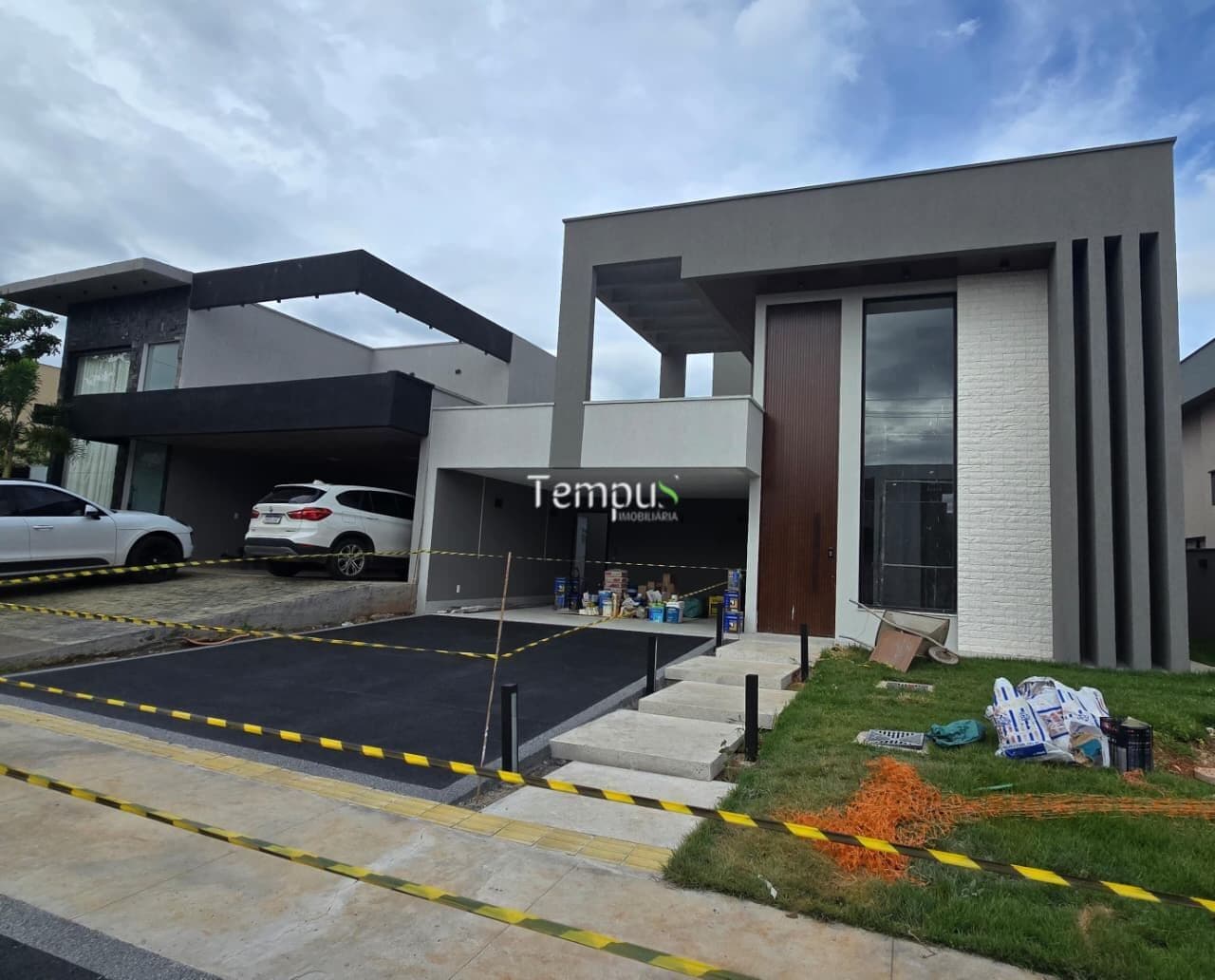 Casa Mobiliada com 3 Suítes e Piscina Aquecida no Condomínio Parqville Pinheiros