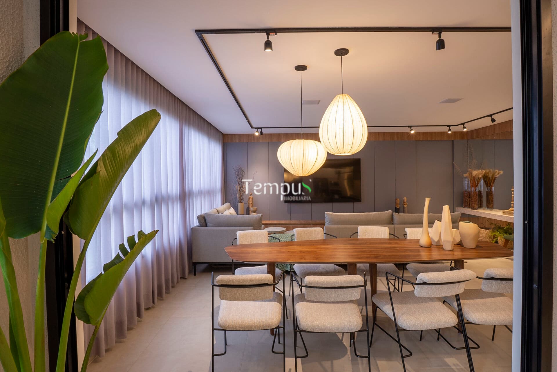 Apartamento Alto Padrão, 3 SUÍTES, COM ESCANINHO NO ANDAR, 2 VAGAS E LAZER COMPLETO