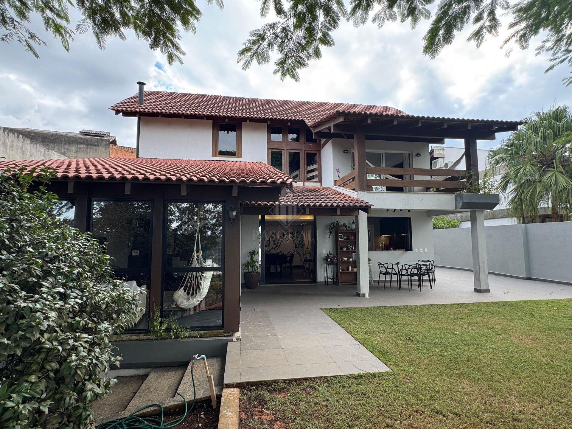 Casa Alto Padrão - Vila Nova.