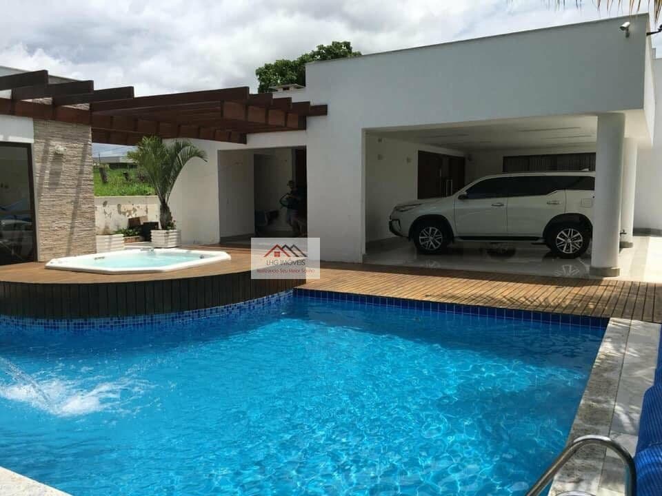 Casa Alto Padrão para Venda em Centro Confins-MG