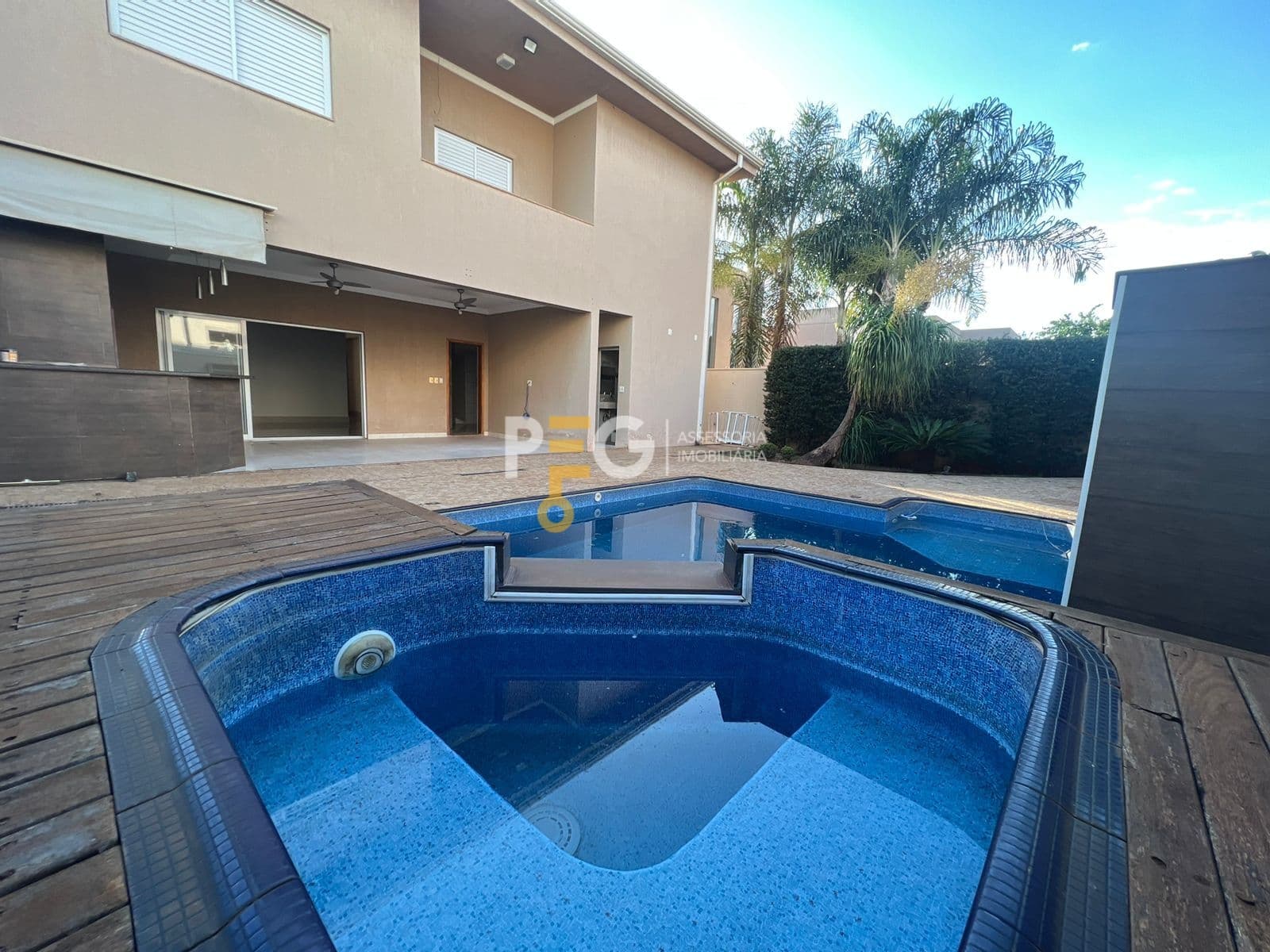 Casa de Condomínio em Ribeirão Preto - Condominio Santa Monica II