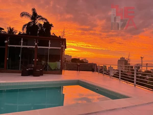 Casa em Florianópolis - Agronômica