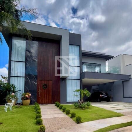 Sobrado em Condomínio com 3 Suítes, Espaço Gourmet e Piscina