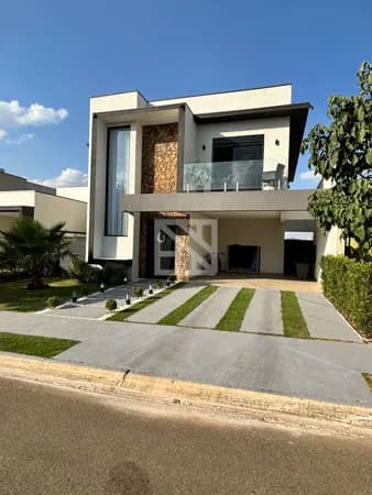 Sobrado em Condomínio com 4 suítes + Sala de TV + Escritório