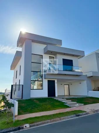 Sobrado em Condomínio com 3 suítes + escritório + espaço gourmet + piscina