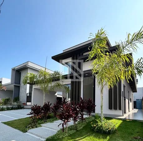 Casa Térrea em Condomínio com 3 suítes, Espaço Gourmet e Piscina