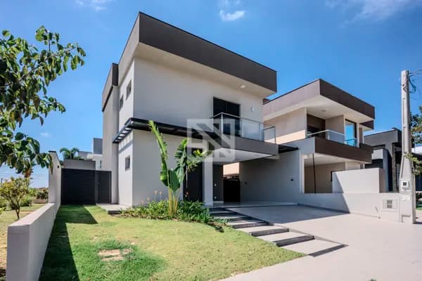 Sobrado em Condomínio com 3 amplas suítes, Espaço Gourmet e Piscina