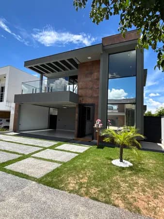 Sobrado em Condomínio com 3 suítes, Espaço Gourmet e Piscina - Porteira Fechada