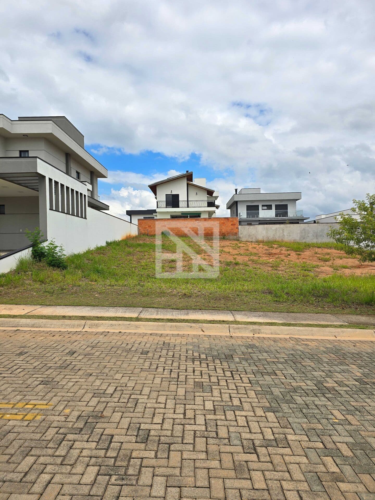 Terreno em Loteamento fechado 360m2