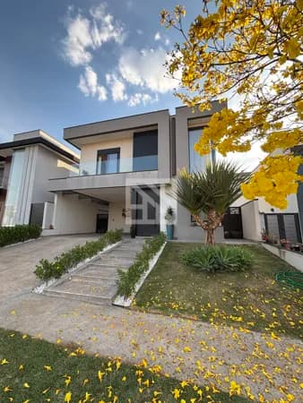 Sobrado em Condomínio com 3 suítes, Sala TV privativa, Espaço Gourmet e Piscina