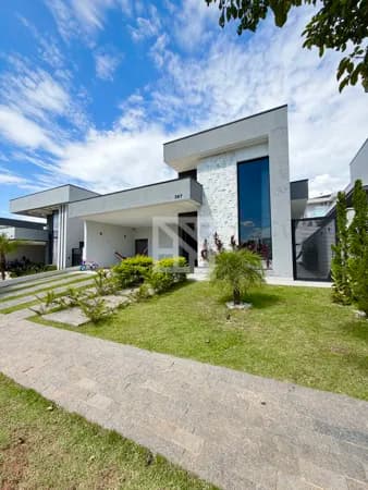 Casa em Condomínio com 3 dormitórios, sendo 1 suíte com Closet, Espaço Gourmet e Piscina
