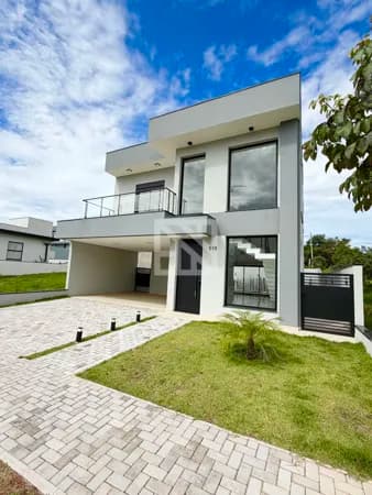 Sobrado (esquina com área verde) com 3 suítes + Escritório, Espaço Gourmet e Piscina